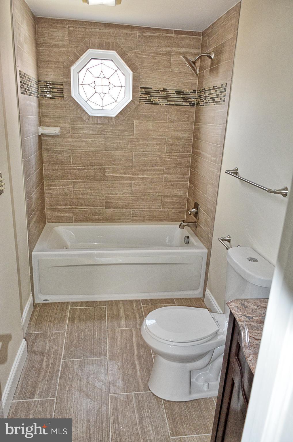 114 West Hilltop Road Baltimore, MD 21225 - Photo 11 of 17 Bath