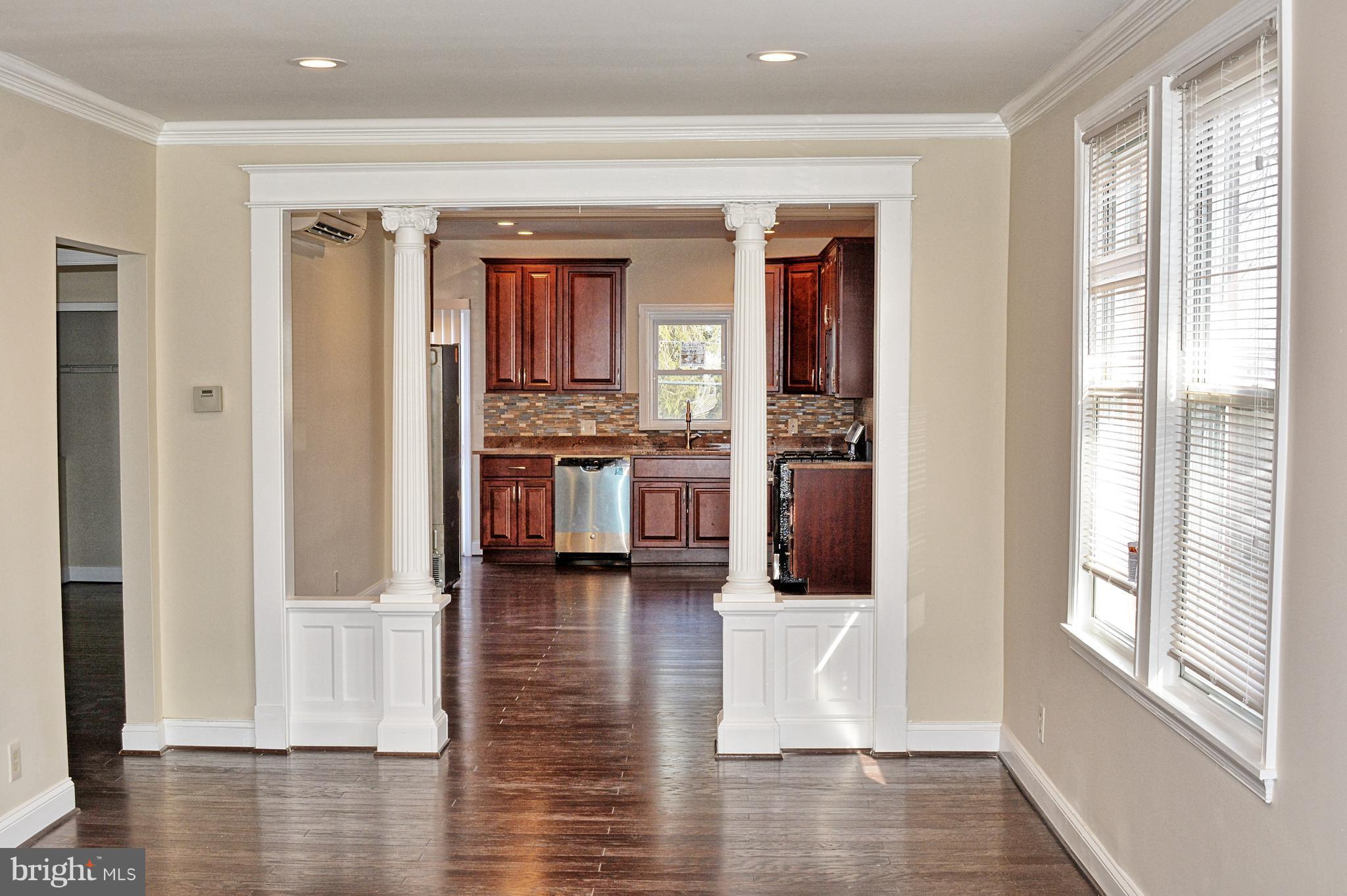 114 West Hilltop Road Baltimore, MD 21225 - Photo 6 of 17 Interior (General)