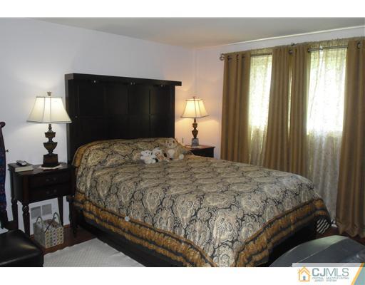 328 Raritan Boulevard Old Bridge, NJ 07735 - Photo 14 of 25 Gallery Image 14