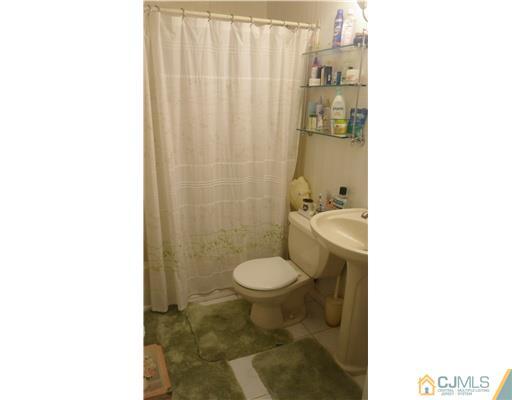 328 Raritan Boulevard Old Bridge, NJ 07735 - Photo 17 of 25 Gallery Image 17
