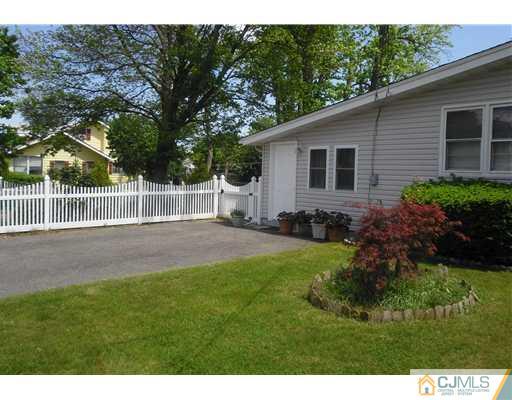 328 Raritan Boulevard Old Bridge, NJ 07735 - Photo 4 of 25 Gallery Image 4