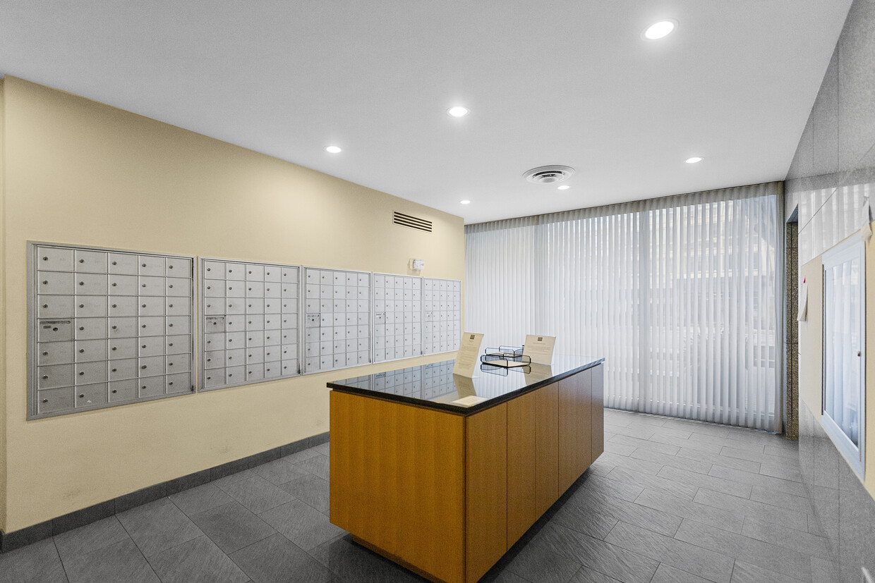 2930 North Sheridan Road, Unit 706 Chicago, IL 60657 - Photo 15 of 16