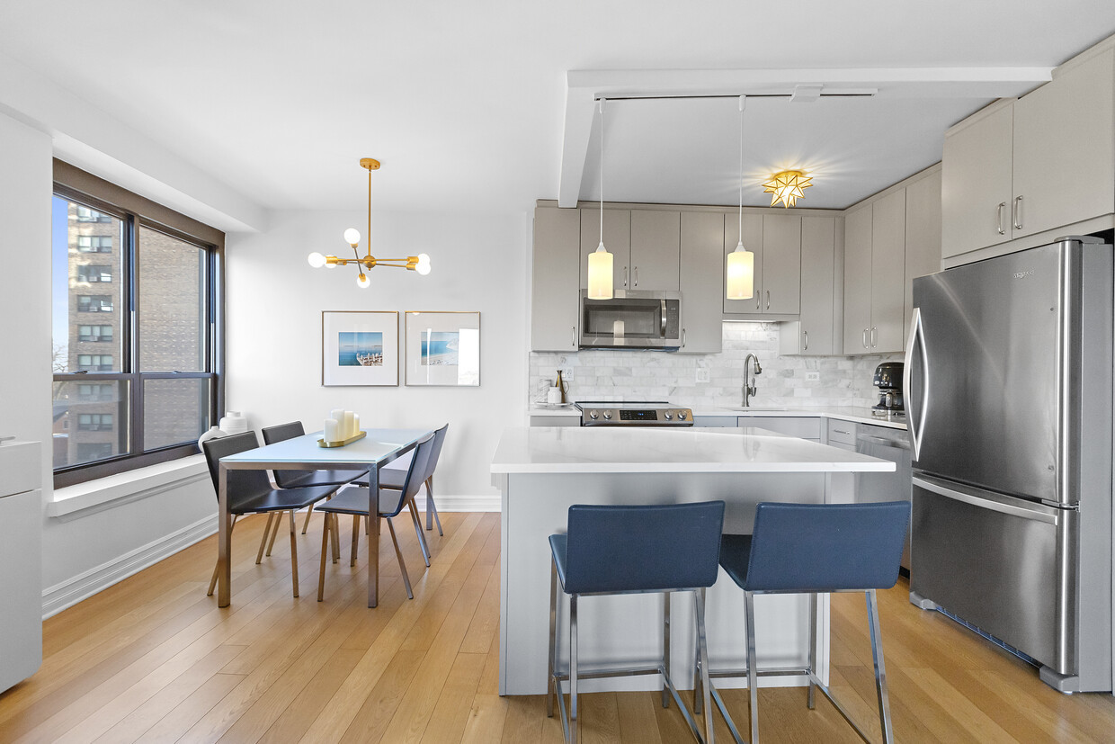 2930 North Sheridan Road, Unit 706 Chicago, IL 60657 - Photo 4 of 16