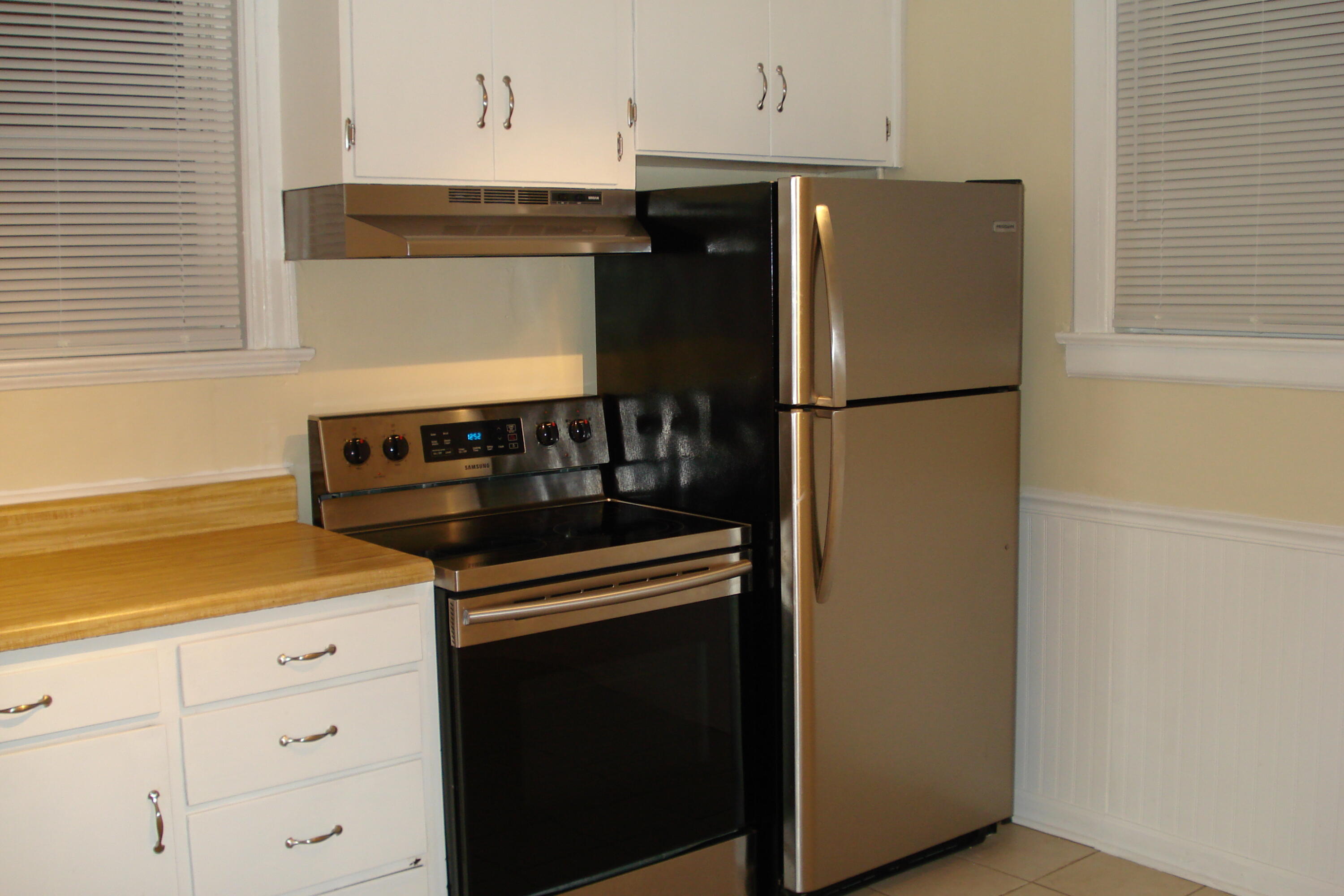 2425 Longview Avenue Southwest, Unit 18 Roanoke, VA 24014 - Photo 7 of 17 DSC02291
