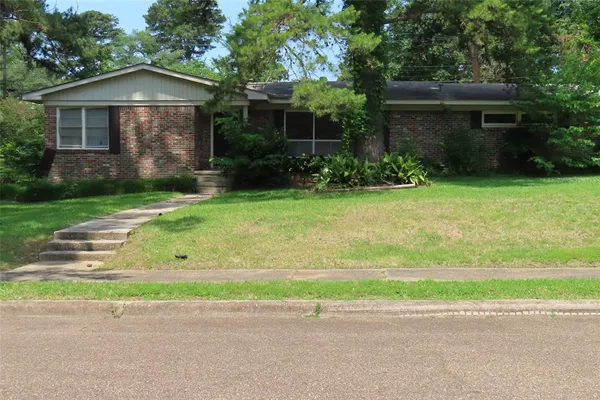 $137,000 | 706 6th Street Northwest, Springhill, LA 71075