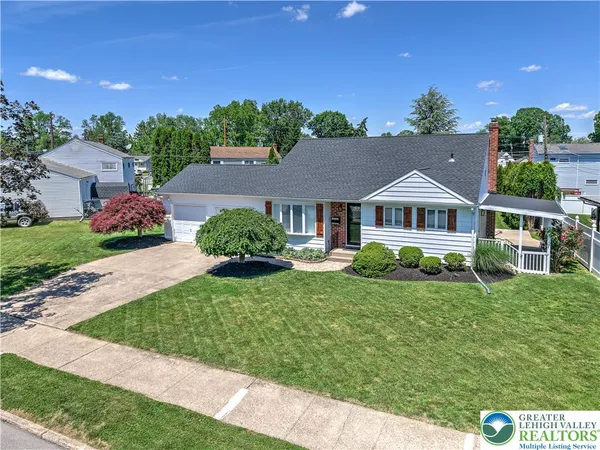 $379,900 | 2038 Vista Drive, Bethlehem, PA 18018