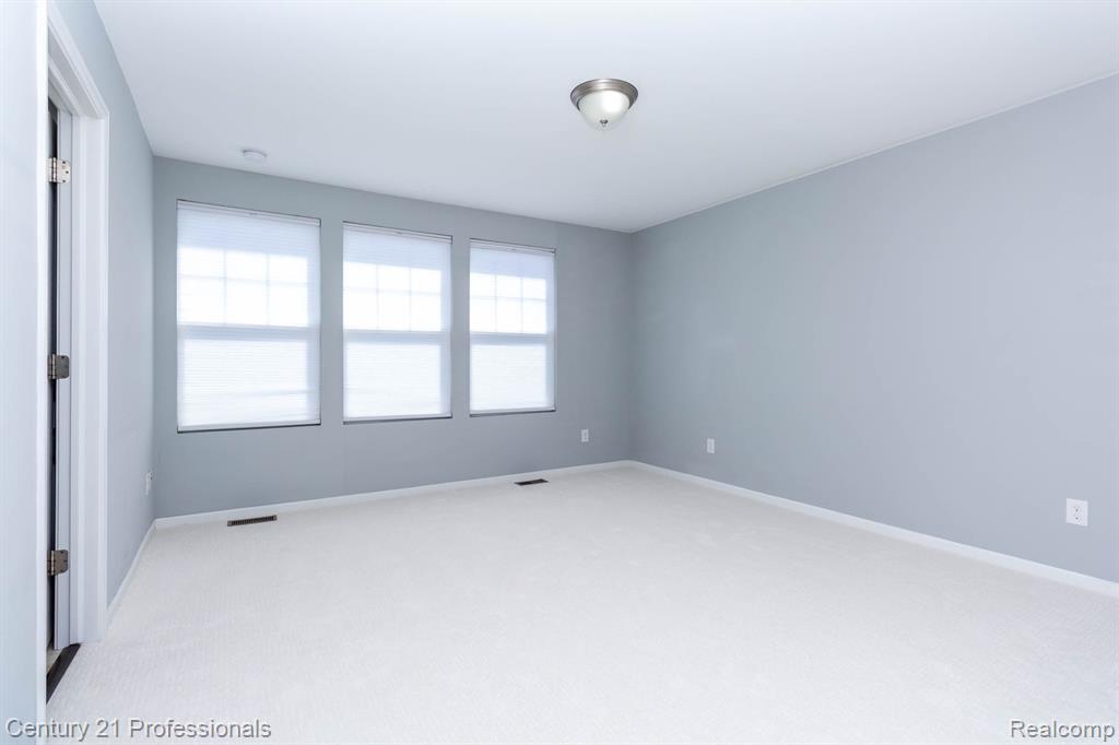 951 Barclay Circle, Unit 48 Rochester Hills, MI 48307 - Photo 15 of 31