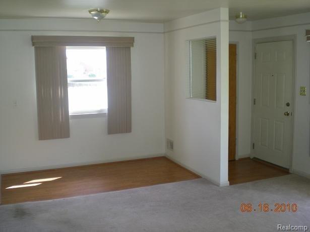 29070 Beechnut Street Inkster, MI 48141 - Photo 3 of 15 Living Room 2