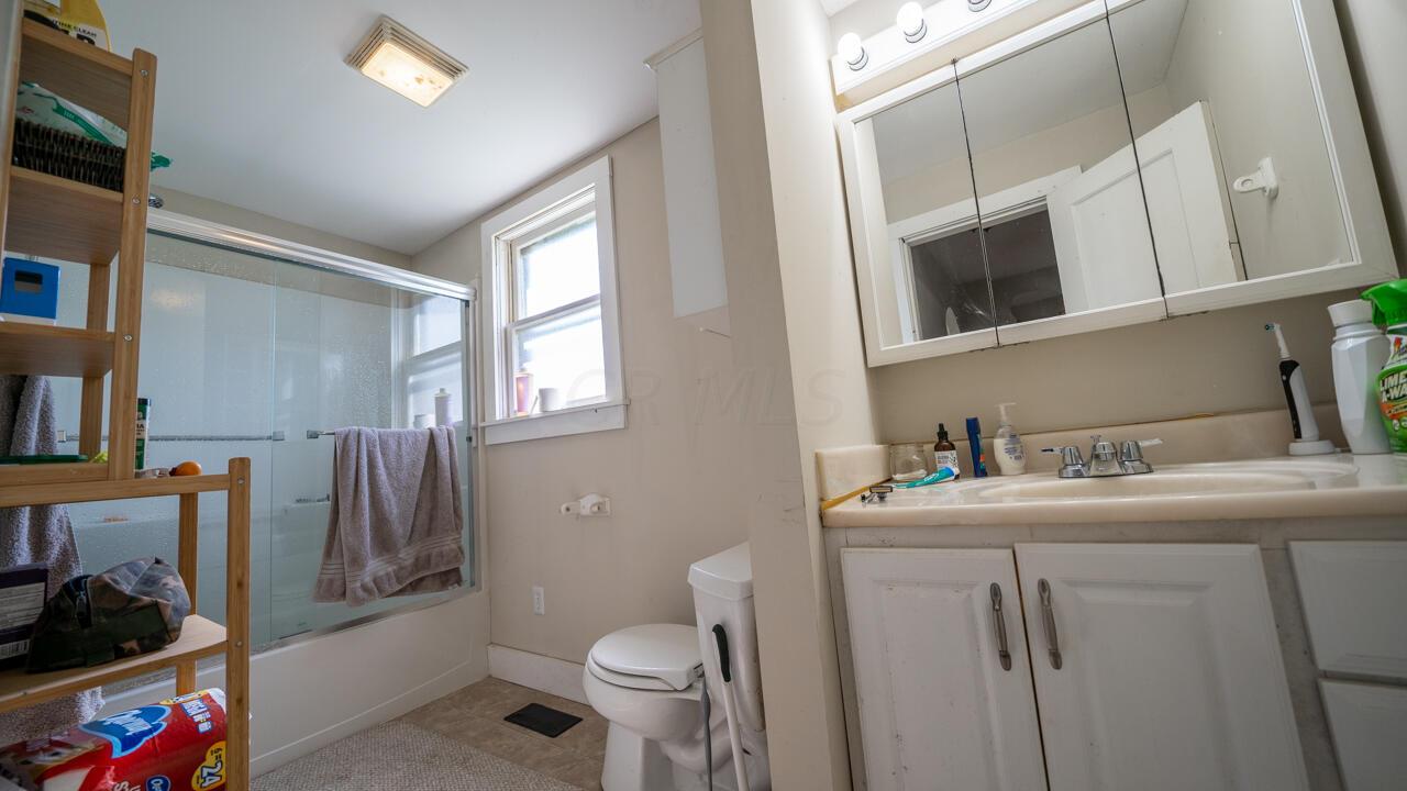 1459 Green Cook Road Sunbury, OH 43074 - Photo 10 of 17 Bathroom