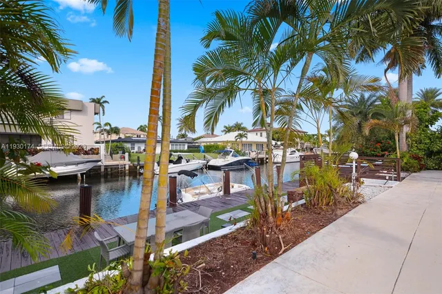 $1,745,000 | 4841 Northeast 29th Avenue, Lighthouse Point, FL 33064