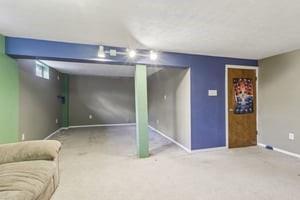 200 Edgewood Street Aliquippa, PA 15001 - Photo 33 of 47 an empty room with windows and closet