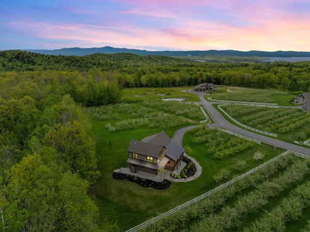 $2,350,000 | 22 Ginger Gold Way, Gilford, NH 03249