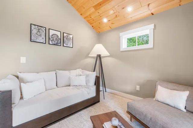 $2,350,000 | 22 Ginger Gold Way, Gilford, NH 03249