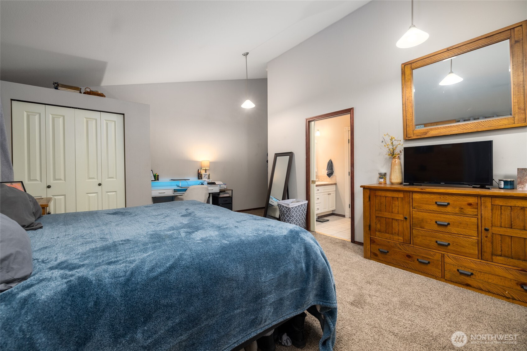 9543 Columbia Way Sedro-Woolley, WA 98284 - Photo 28 of 38 a bed room with a bed and a television