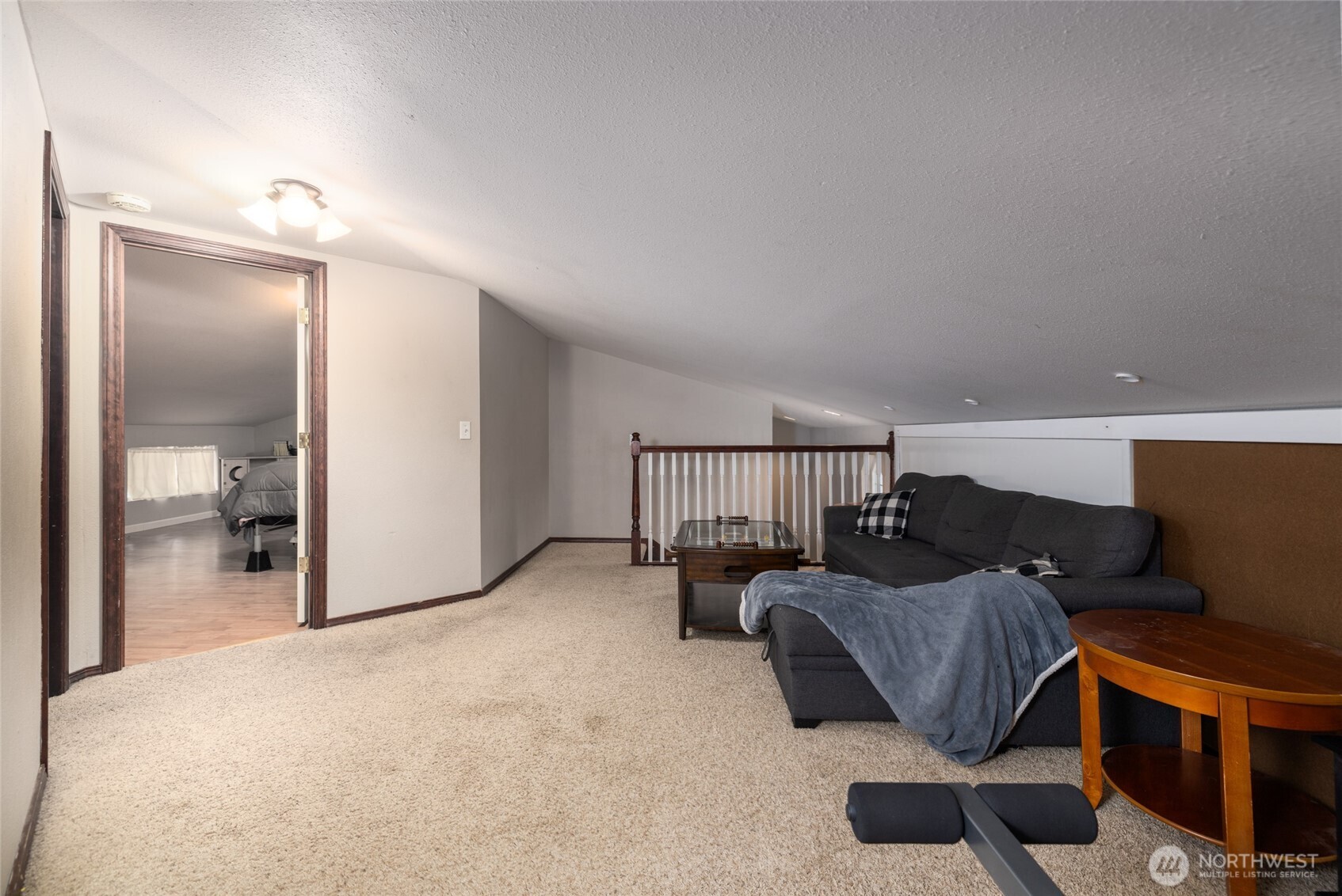 9543 Columbia Way Sedro-Woolley, WA 98284 - Photo 36 of 38 a living room with furniture