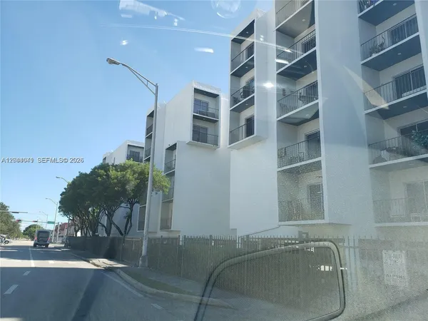 $270,000 | 4550 West 16th Avenue, Unit 301, Hialeah, FL 33012