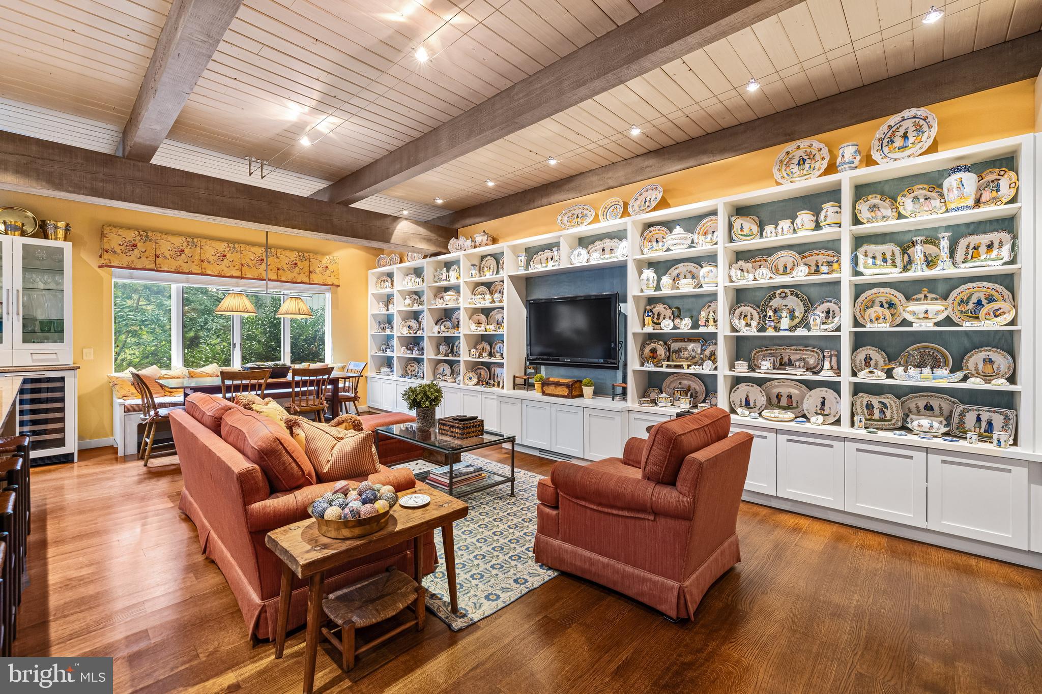 2413 Still Forest Road Baltimore, MD 21208 - Photo 24 of 78 Kitchen Seating Area