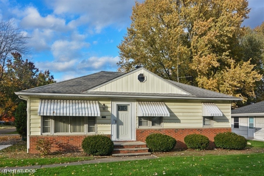 12414 West Pleasant Valley Road Parma, OH 44130 - Photo 1 of 10 Gallery Image 1