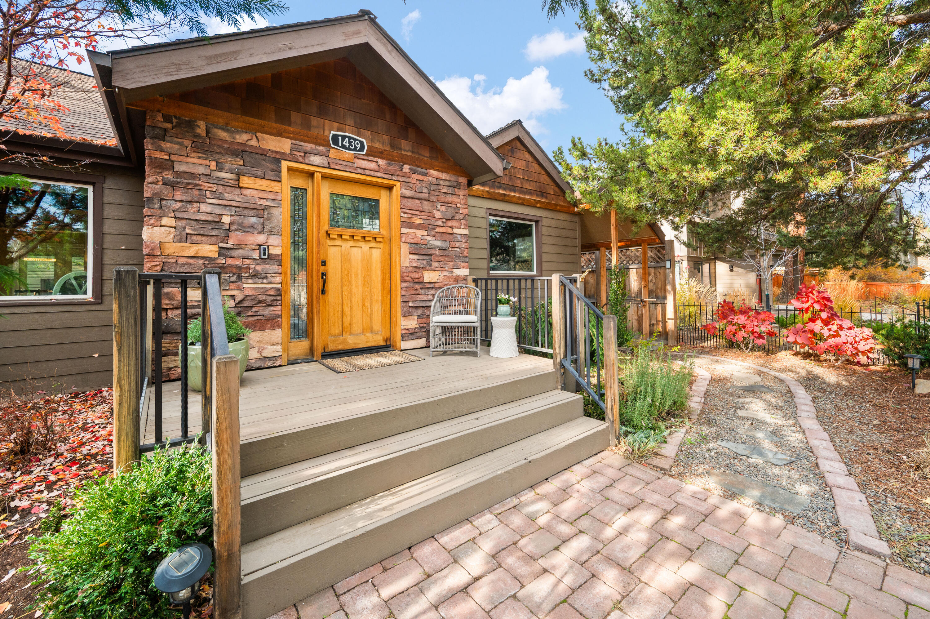 1439 Northwest 4th Street Bend, OR 97703 - Photo 6 of 41 Front Entrance