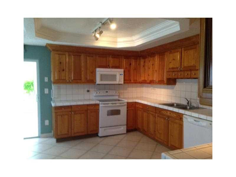 10705 Eland Street Boca Raton, FL 33428 - Photo 6 of 28 Kitchen
