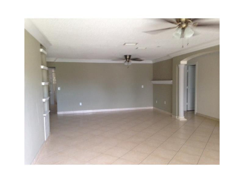 10705 Eland Street Boca Raton, FL 33428 - Photo 8 of 28 Living Room