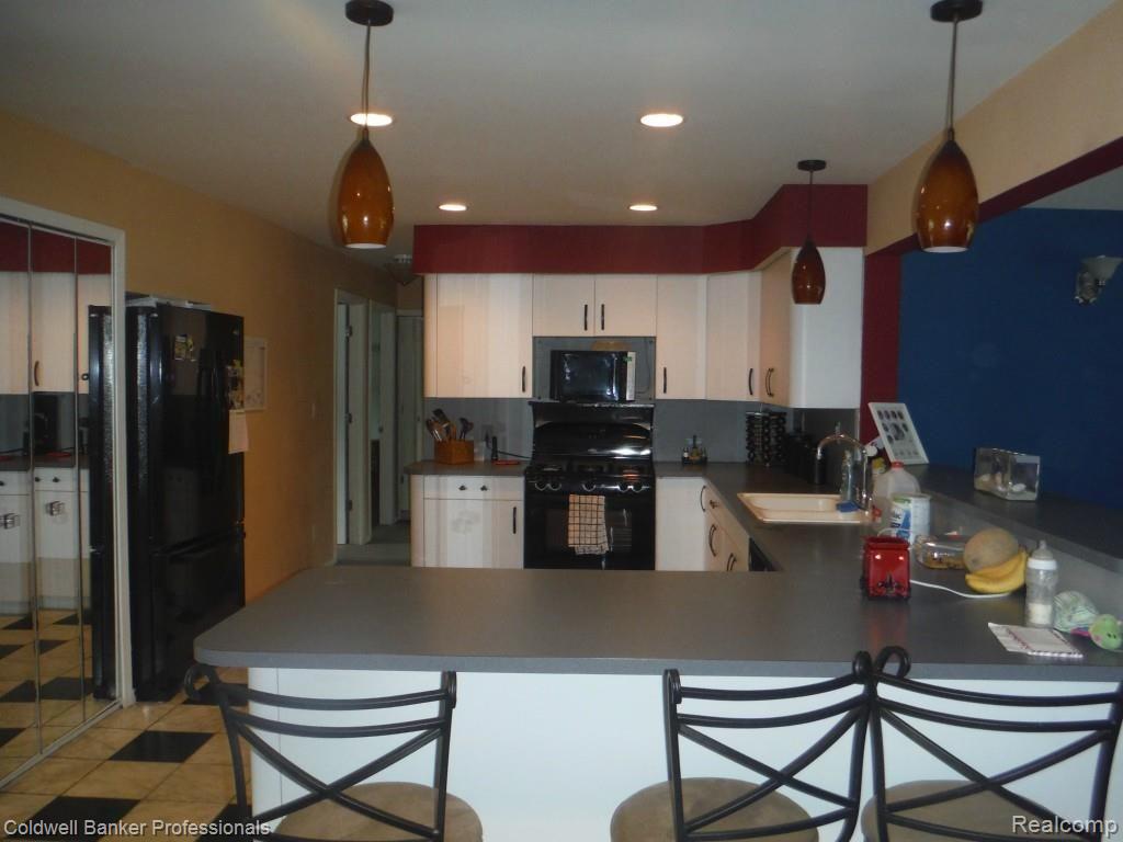 50151 Cedargrove Road Utica, MI 48317 - Photo 3 of 16 DSCF0607.jpg