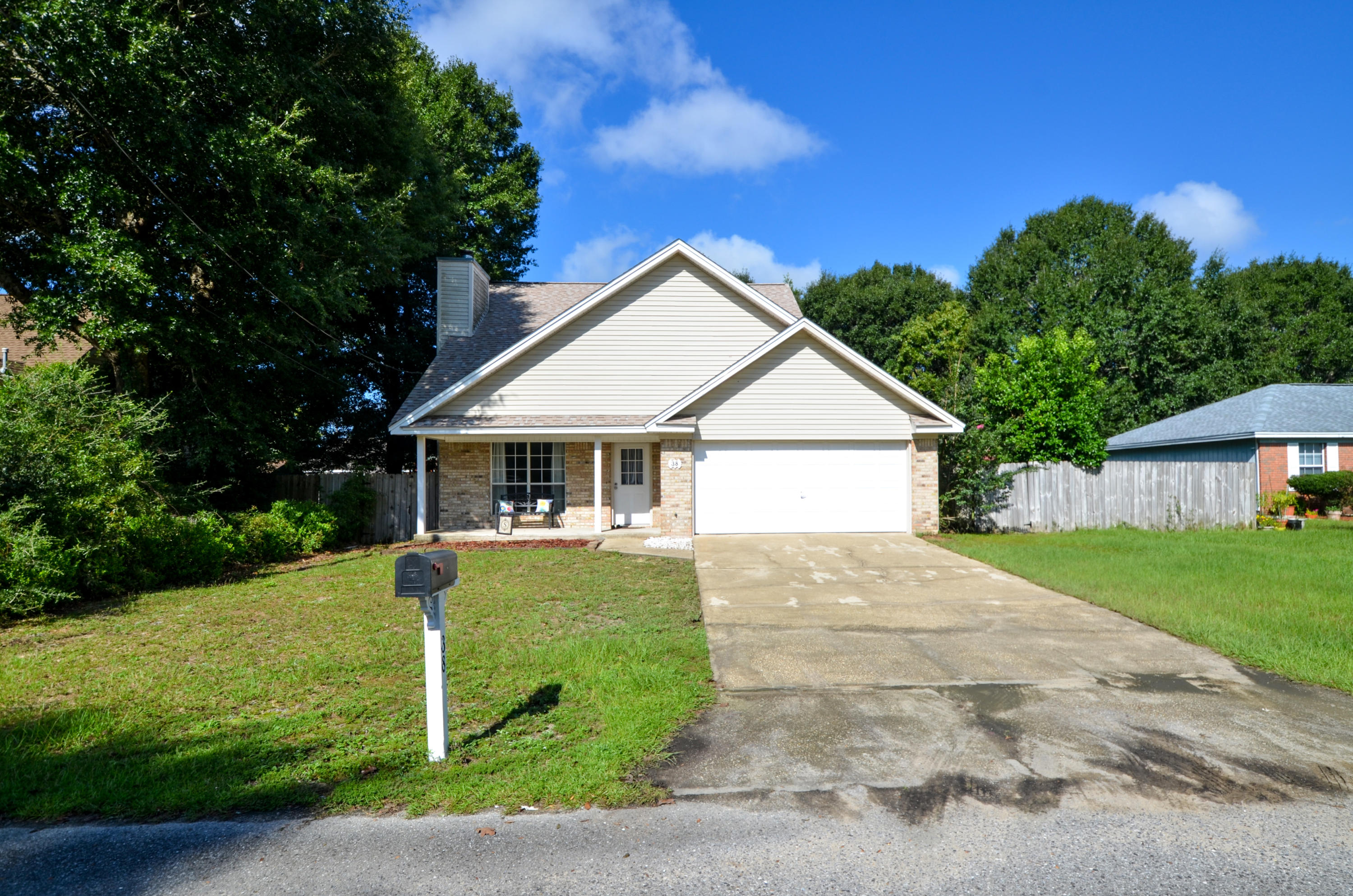 38 Regent Road Crestview, FL 32539 - Photo 2 of 33 Gallery Image 2