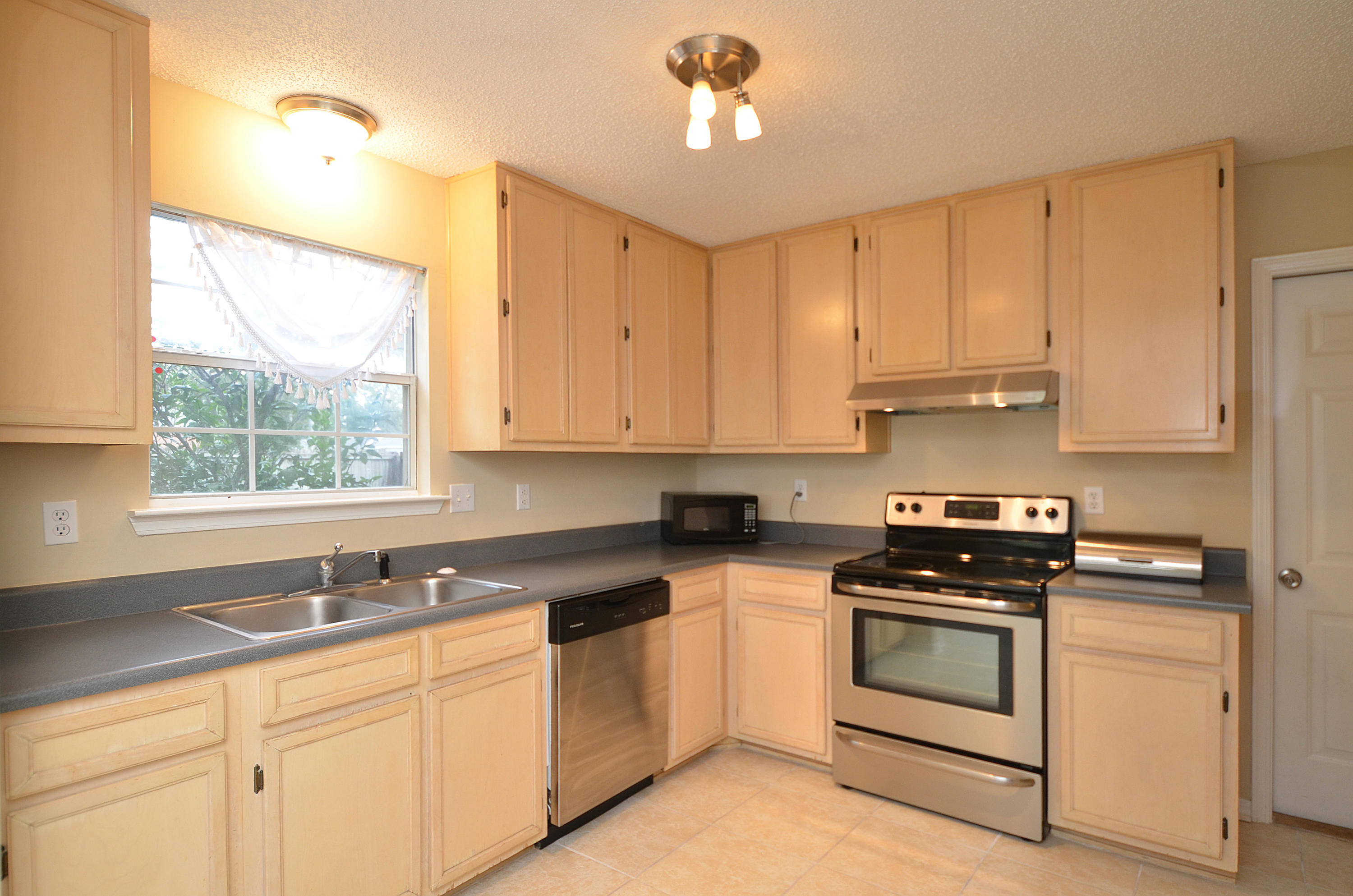 38 Regent Road Crestview, FL 32539 - Photo 13 of 33 Gallery Image 13