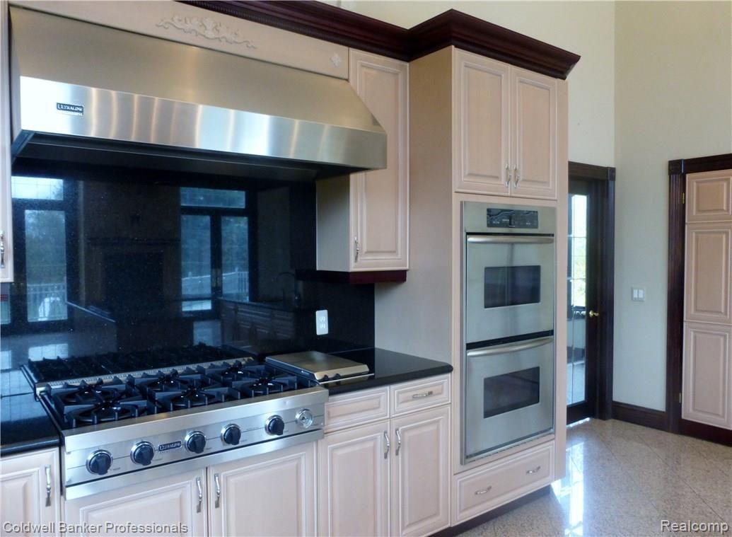 9797 Reese Road Clarkston, MI 48348 - Photo 16 of 62 16.JPG