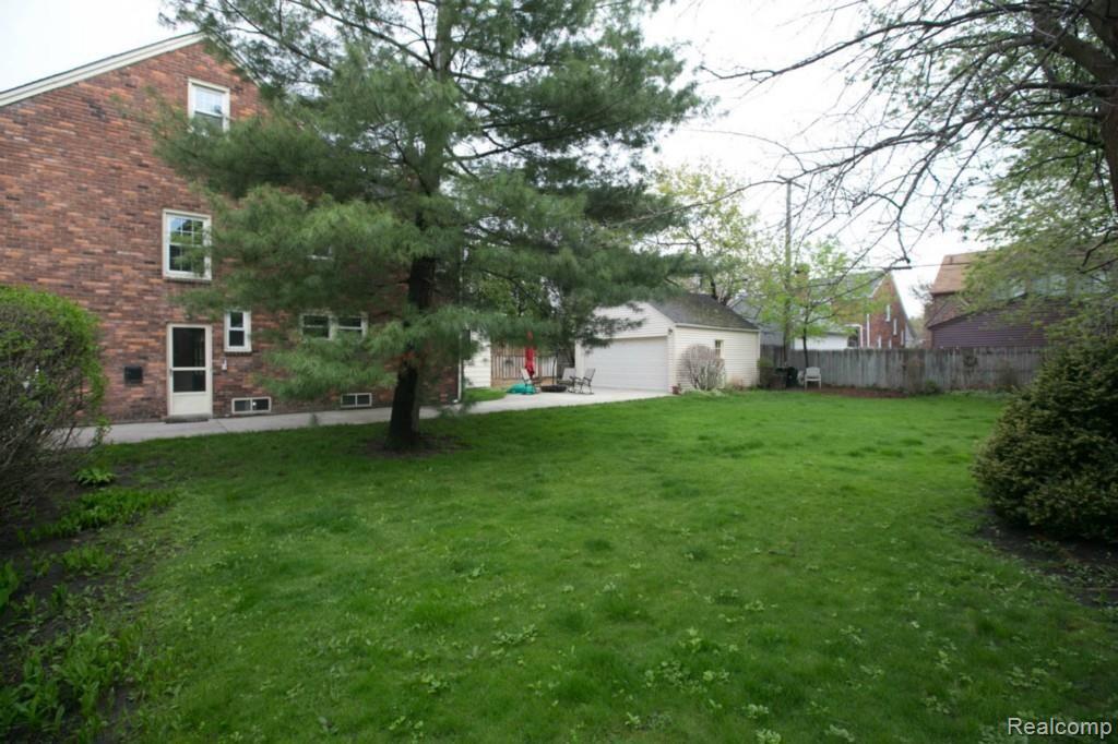 338 Fisher Road Grosse Pointe, MI 48230 - Photo 20 of 20 Wakefield_030.jpg