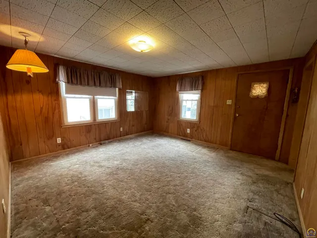 $89,999 | 1906 Southeast Illinois Avenue, Topeka, KS 66607