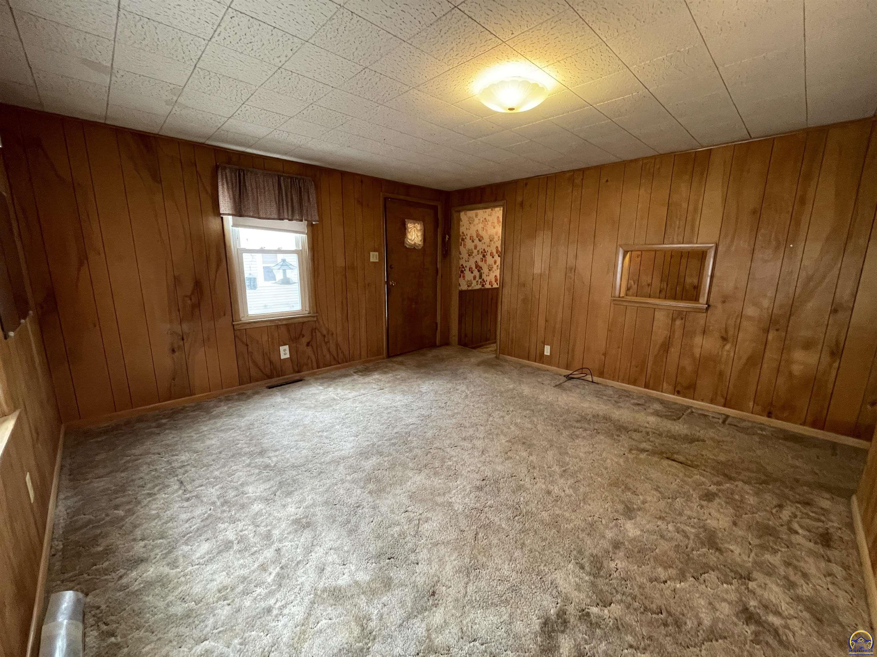 1906 Southeast Illinois Avenue Topeka, KS 66607 - Photo 13 of 26