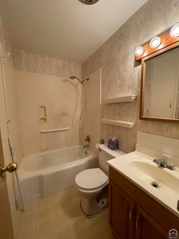 $89,999 | 1906 Southeast Illinois Avenue, Topeka, KS 66607