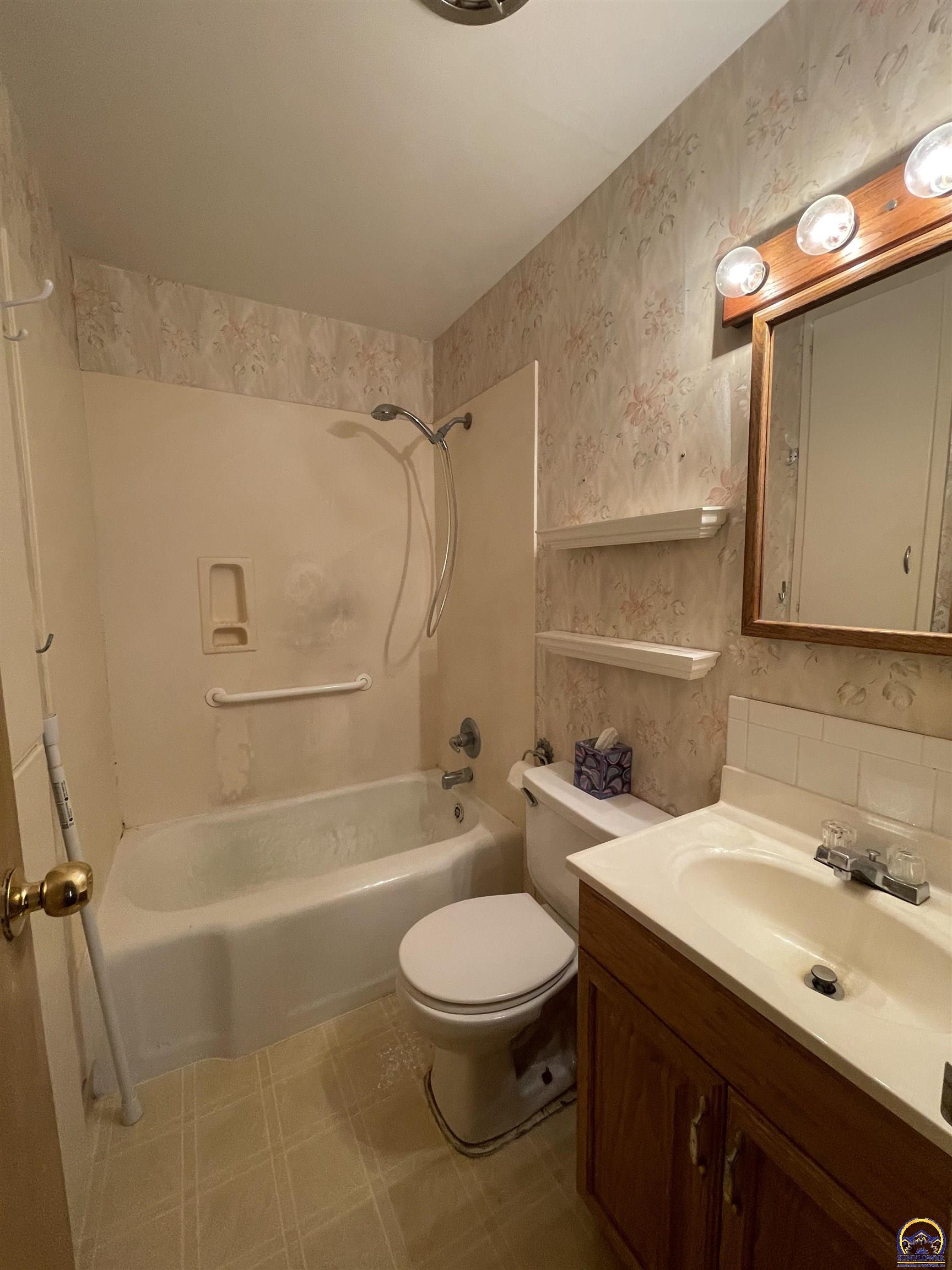 1906 Southeast Illinois Avenue Topeka, KS 66607 - Photo 15 of 26