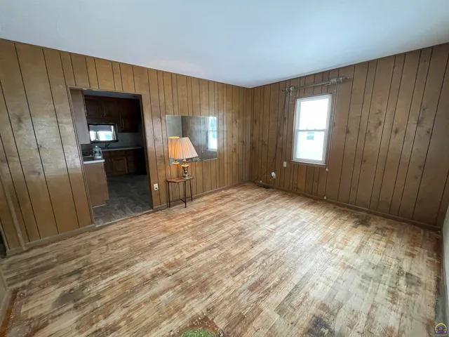 $89,999 | 1906 Southeast Illinois Avenue, Topeka, KS 66607