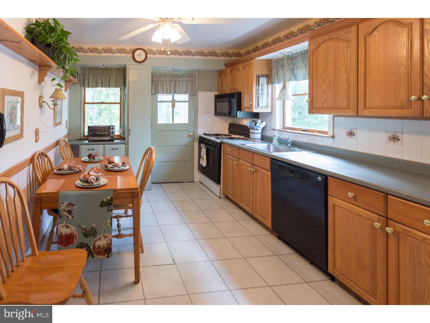 483 Granite Terrace Springfield, PA 19064 - Photo 4 of 20 Kitchen