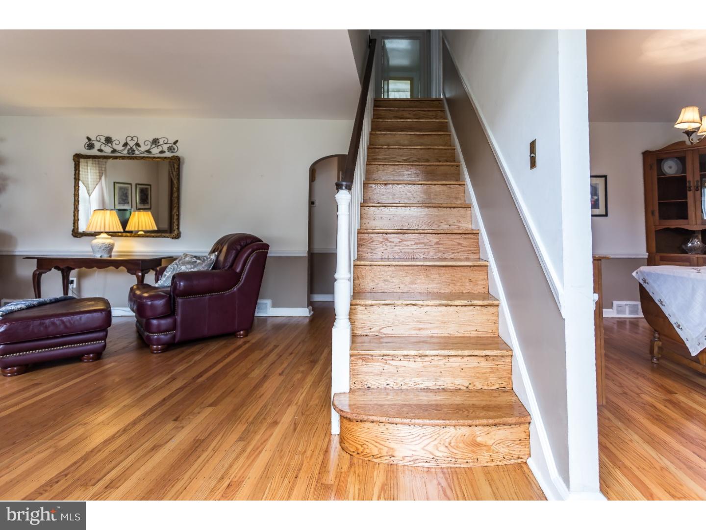 483 Granite Terrace Springfield, PA 19064 - Photo 6 of 20 Foyer