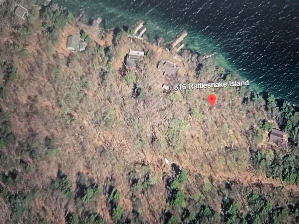 $210,000 | 816 Rattlesnake Island, Alton, NH 03810