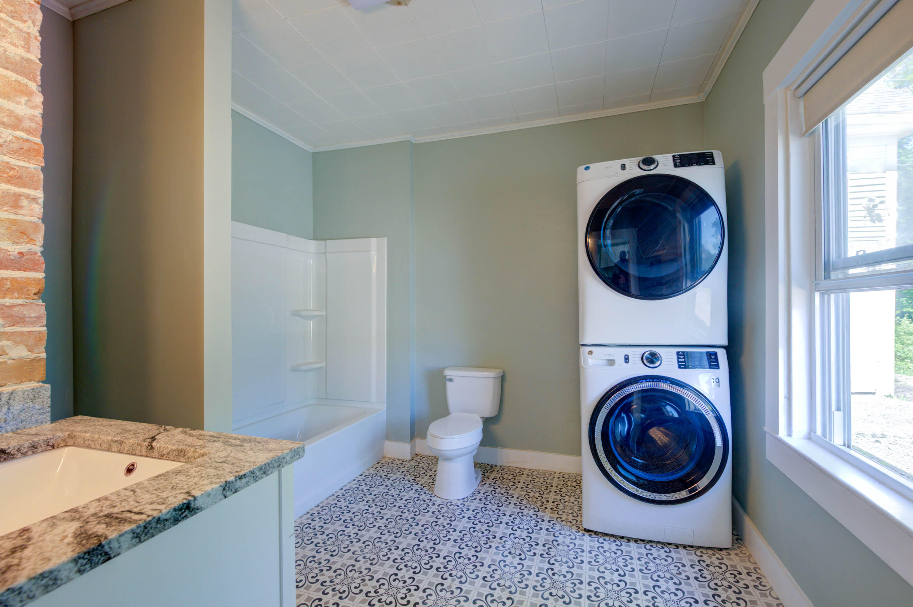 12 Middle Road Woolwich, ME 04579 - Photo 6 of 27 pic-9