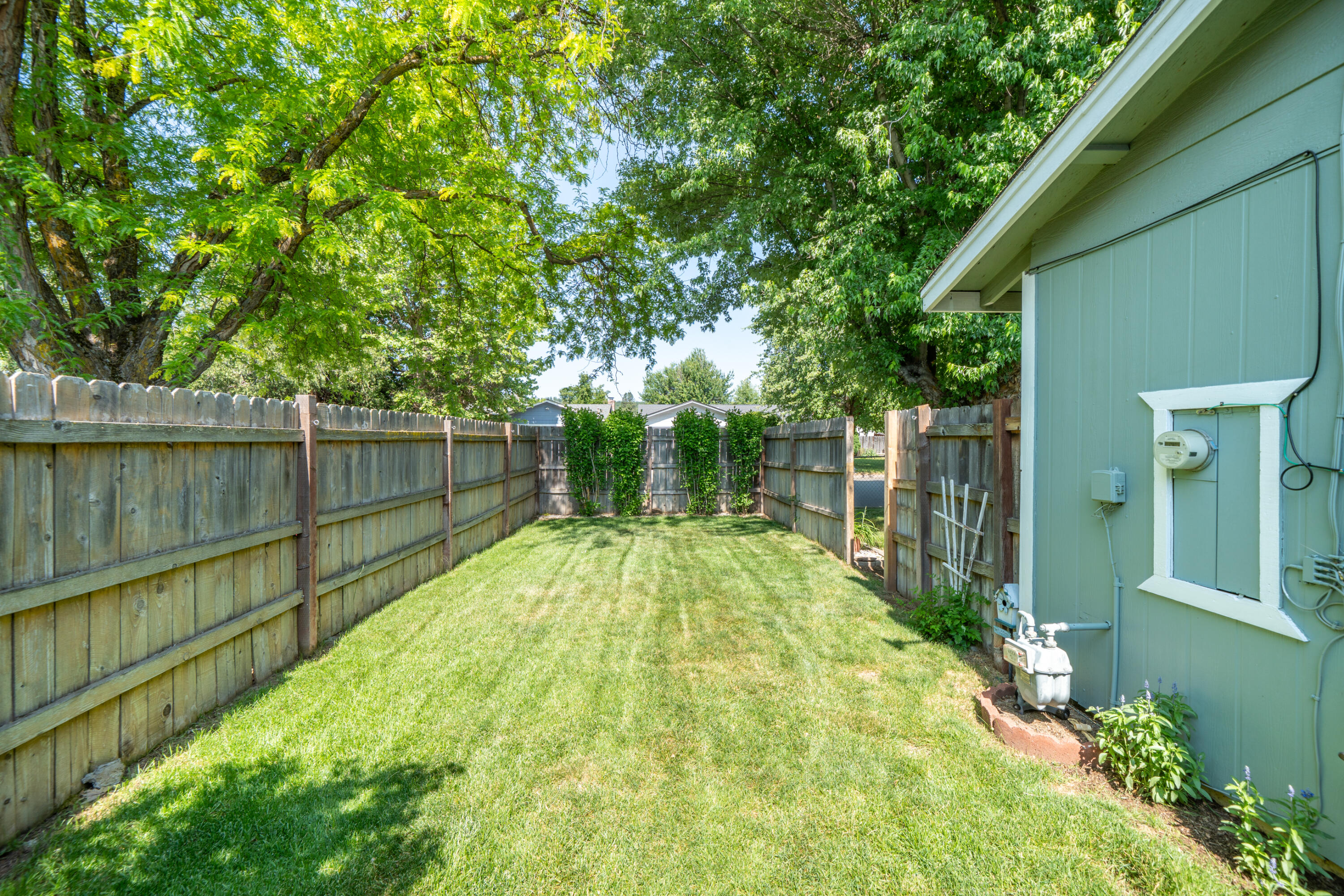 37255 Carson Street Burney, CA 96013 - Photo 36 of 40 a view of a backyard