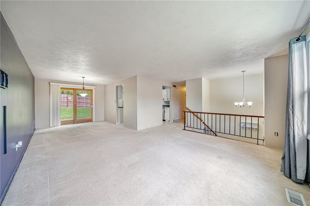 477 Tivoli Road Pittsburgh, PA 15239 - Photo 10 of 33 Gallery Image 10