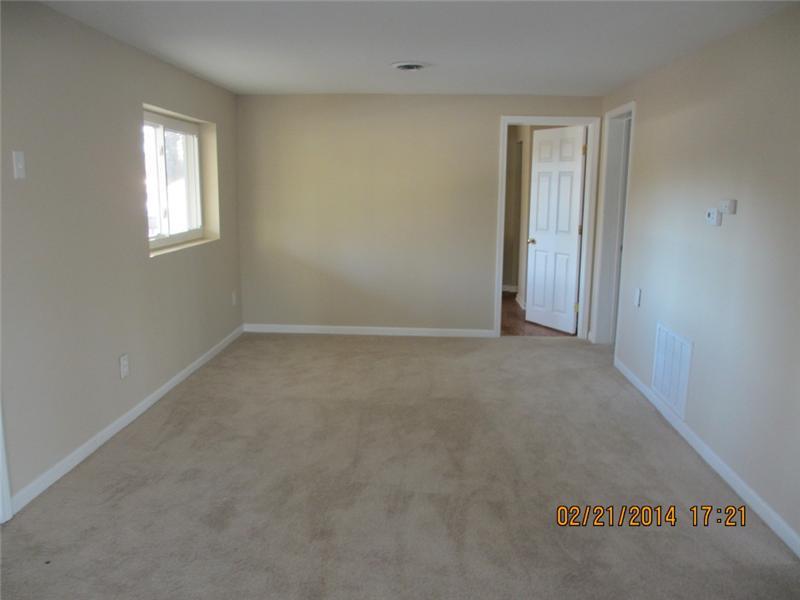9846 East Southport Road Indianapolis, IN 46259 - Photo 4 of 10