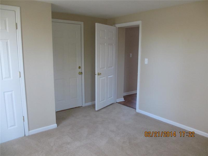 9846 East Southport Road Indianapolis, IN 46259 - Photo 9 of 10