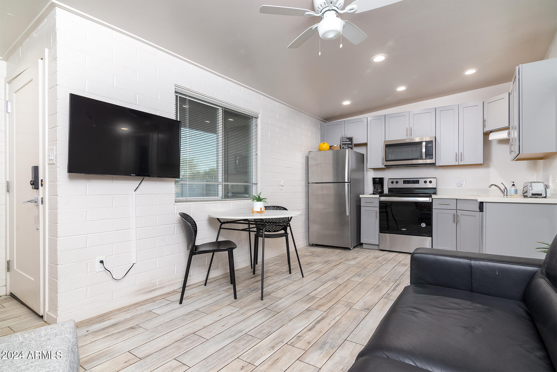 914 South Kenwood Circle Tempe, AZ 85281 - Photo 16 of 49 DSC_9168