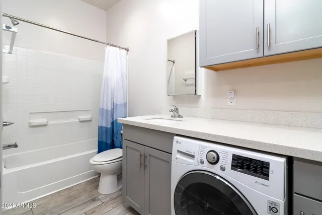 $999,000 | 914 South Kenwood Circle, Tempe, AZ 85281