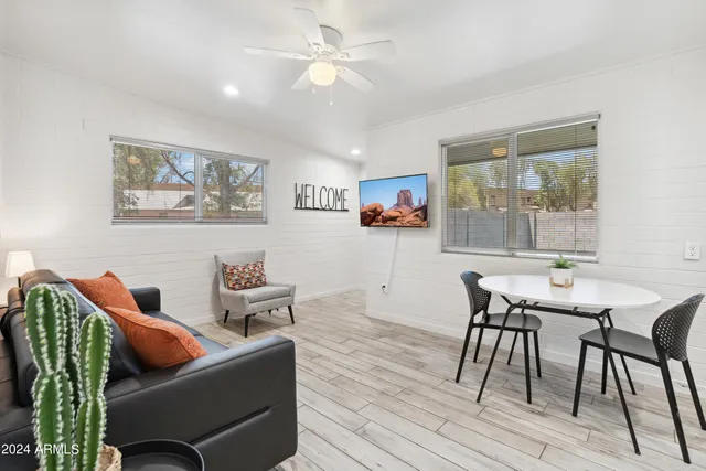 $999,000 | 914 South Kenwood Circle, Tempe, AZ 85281