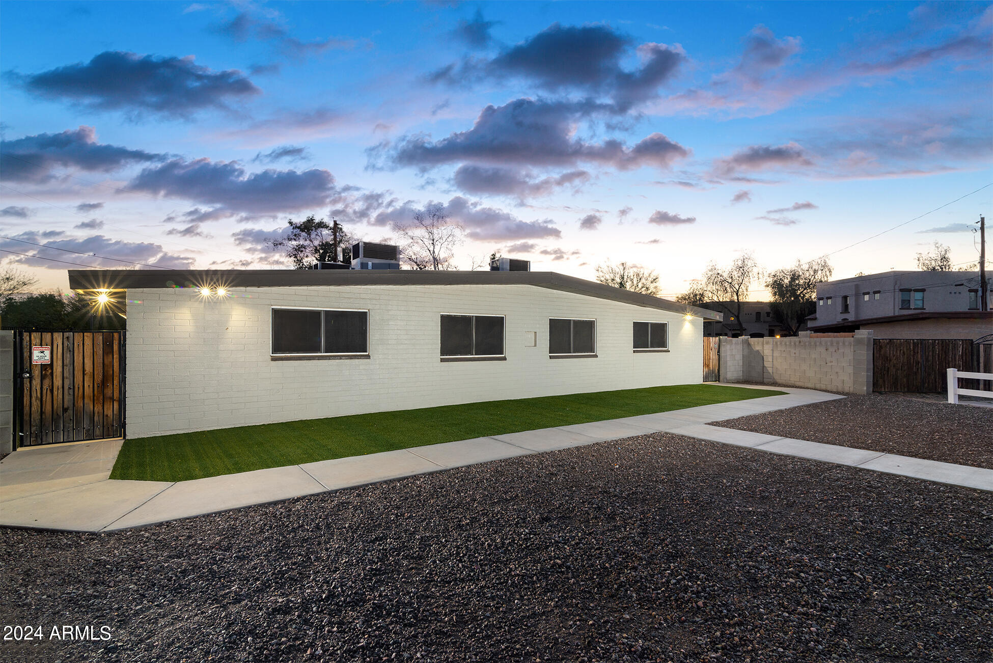 914 South Kenwood Circle Tempe, AZ 85281 - Photo 4 of 49 DSC_9254