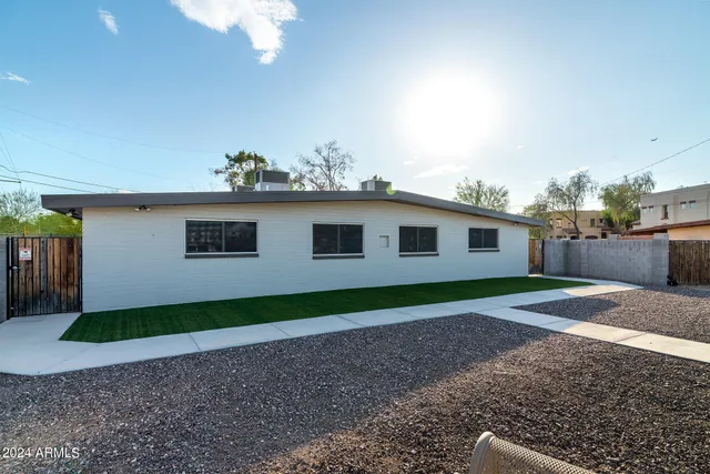 $999,000 | 914 South Kenwood Circle, Tempe, AZ 85281