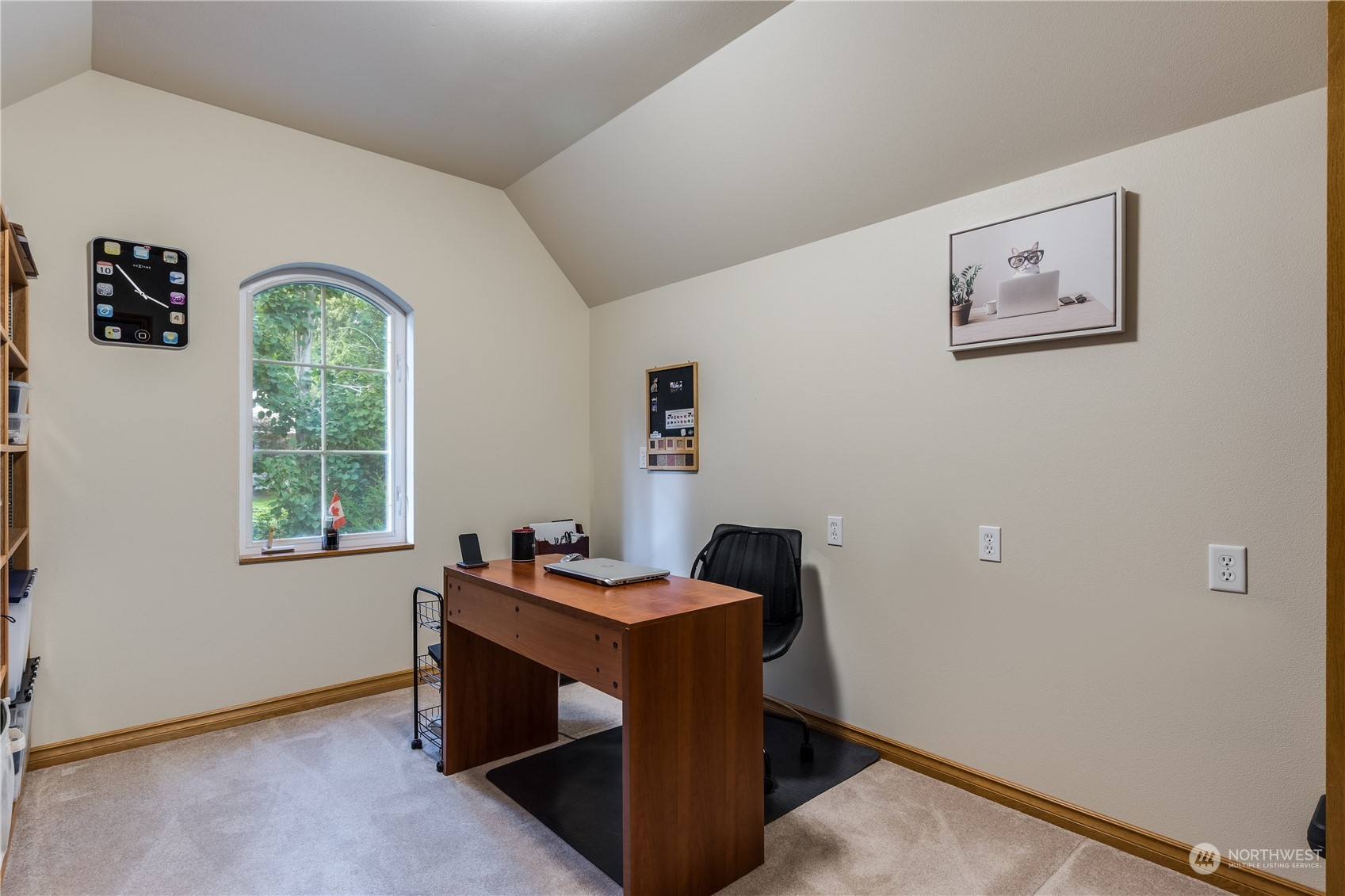 5447 Canvasback Road Blaine, WA 98230 - Photo 30 of 40 a room with a window and mirror
