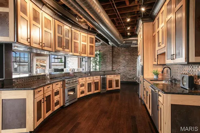 $4,000 | 3041 Olive Street, St. Louis, MO 63103